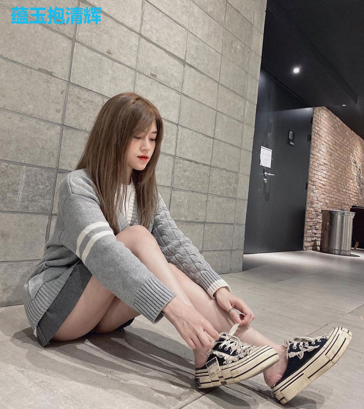 蕴玉抱清辉
